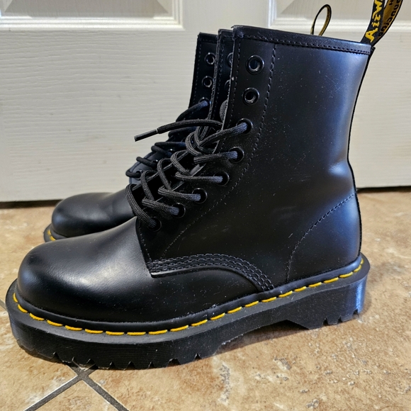Dr. Martens 1460 Bex Boots Like New - Picture 10 of 10
